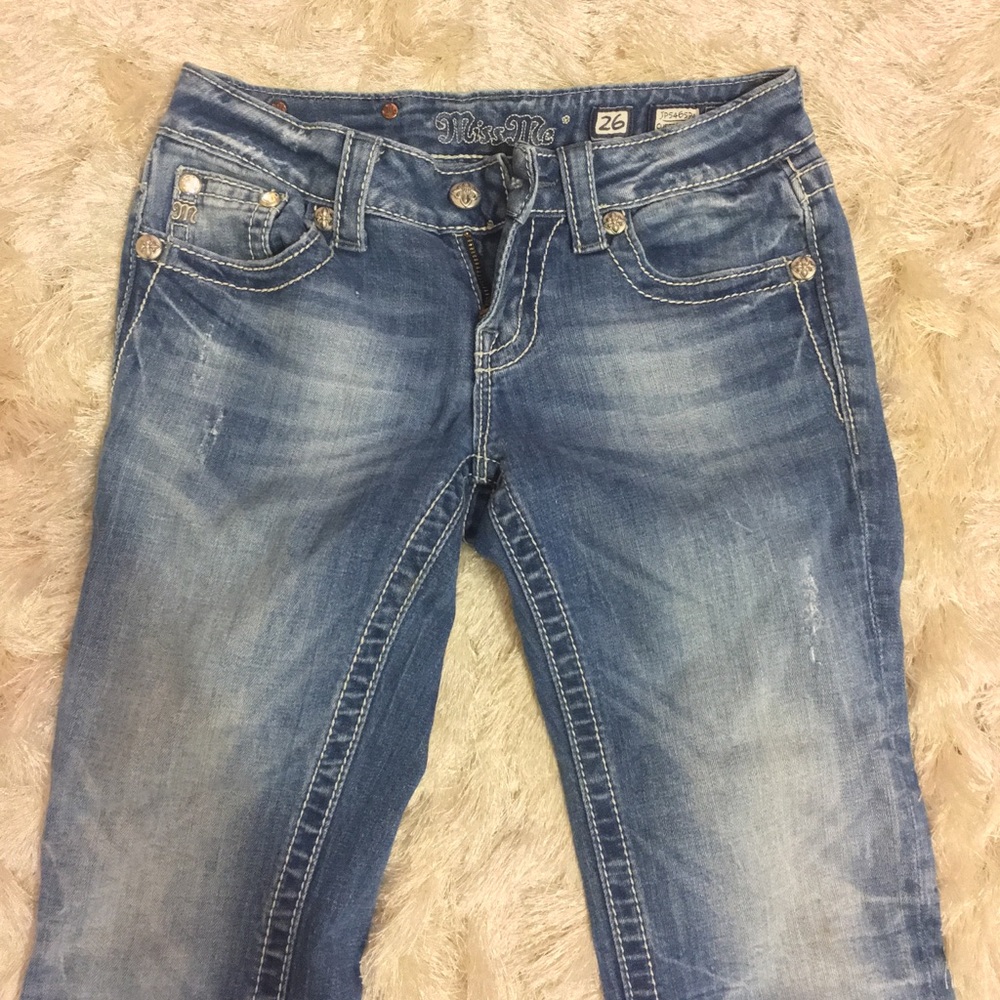 Cropped/Capri Miss Me jeans